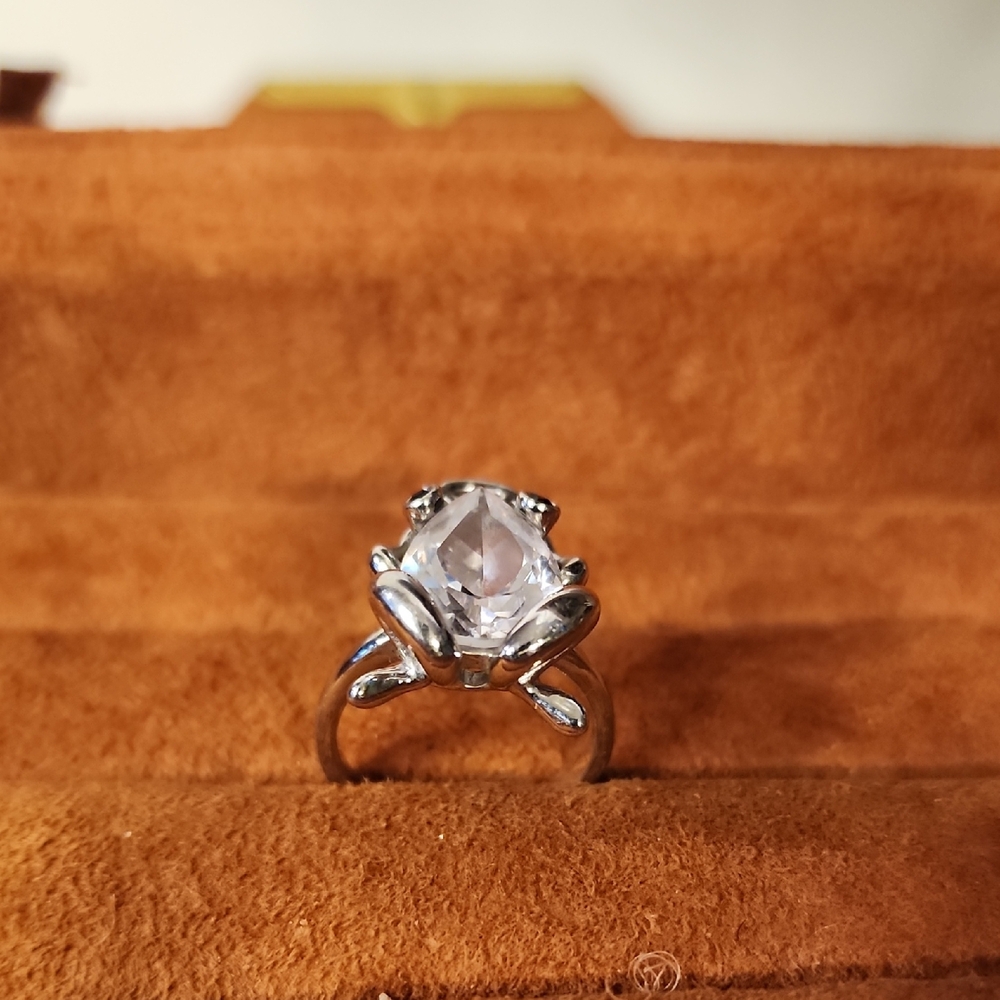 Chic Silver Frog Ring With Clear Gemstone - image 5